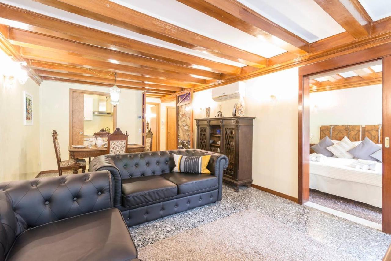 Residence Suite A Venezia Luaran gambar
